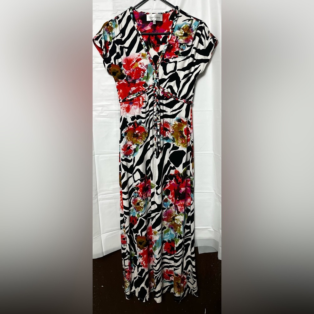V Cristina floral print maxi dress. Size Small NWT